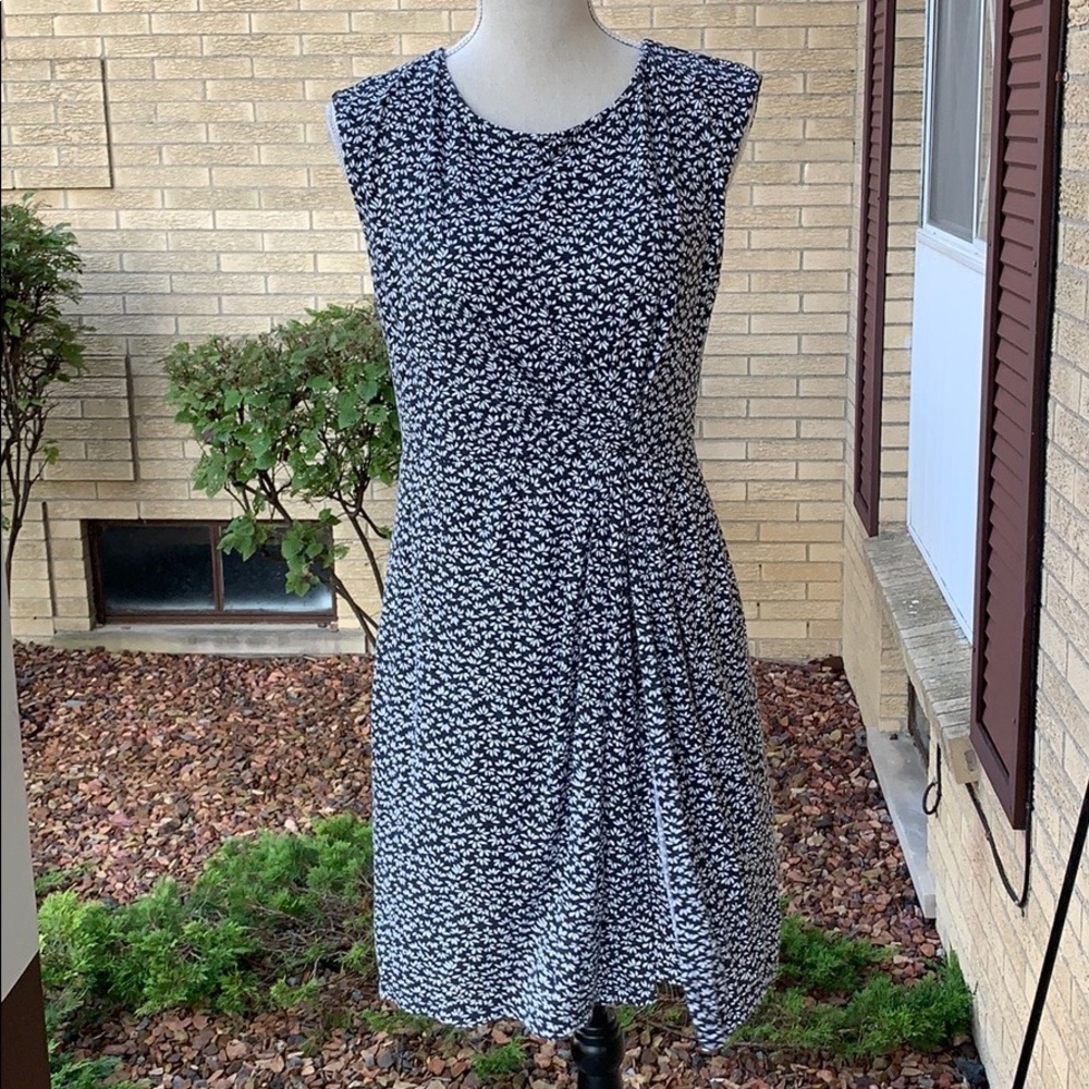 Loft Sleeveless dress, M